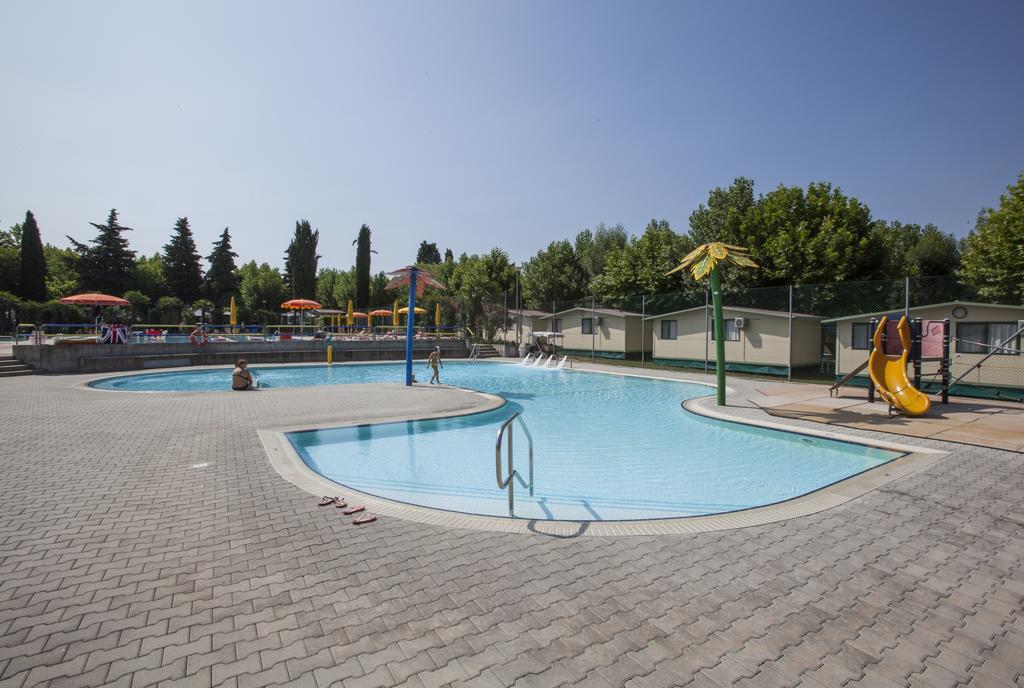 Baia Holiday Gasparina Castelnuovo del Garda Exterior foto
