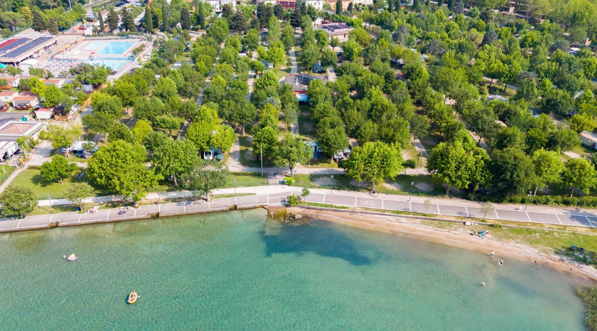 Baia Holiday Gasparina Castelnuovo del Garda Exterior foto