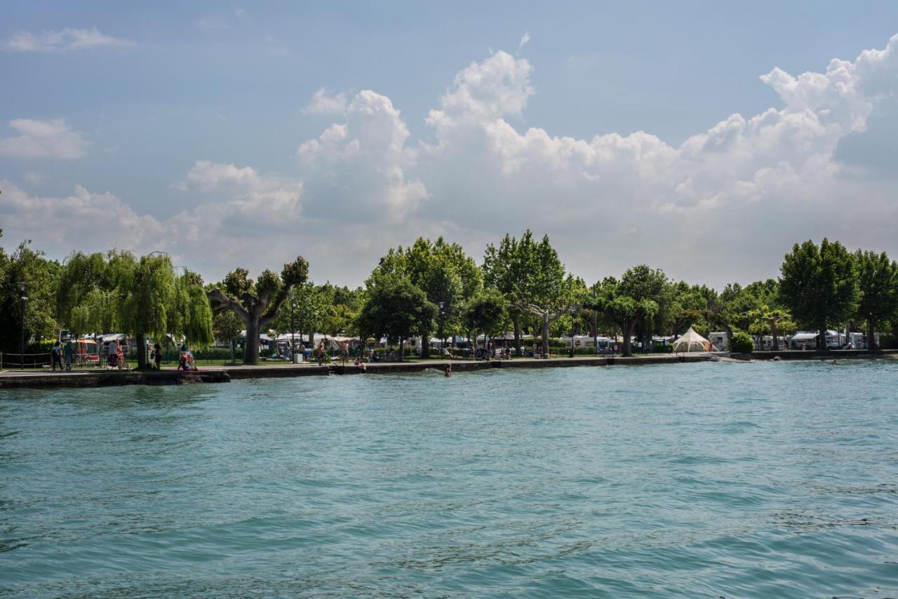 Baia Holiday Gasparina Castelnuovo del Garda Exterior foto